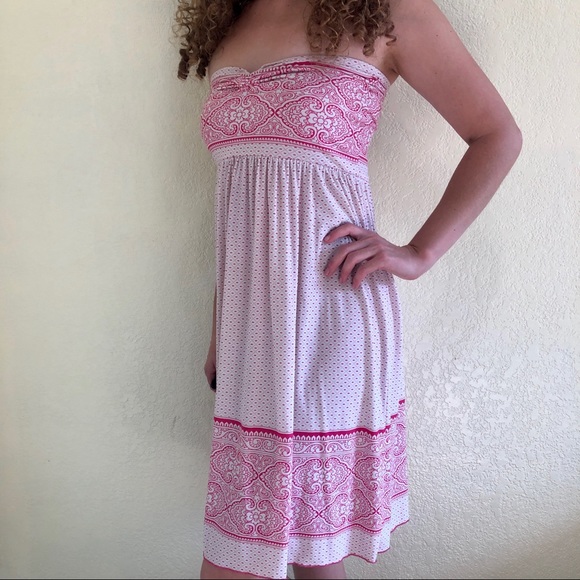 Strapless dress with pink detailing - Picture 2 of 8